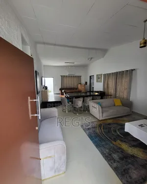 Meublé 3chbre Villa dans Meublée, Cocody à Louer