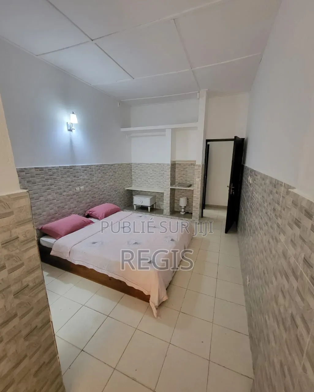 Meublé 3chbre Villa dans Meublée, Cocody à Louer