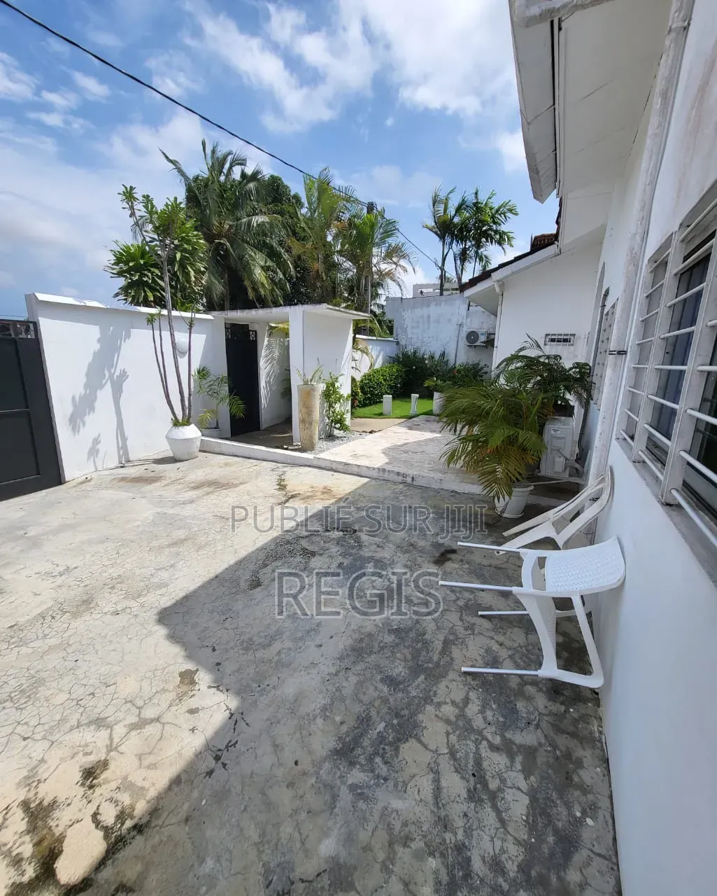 Meublé 3chbre Villa dans Meublée, Cocody à Louer