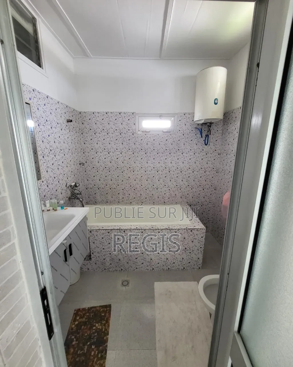 Meublé 3chbre Villa dans Meublée, Cocody à Louer