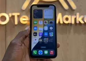 Apple iPhone 11 64 GB Gris