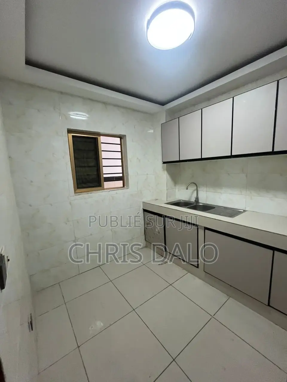 2chbre Appartement dans Dalo Davy, Cocody à Louer