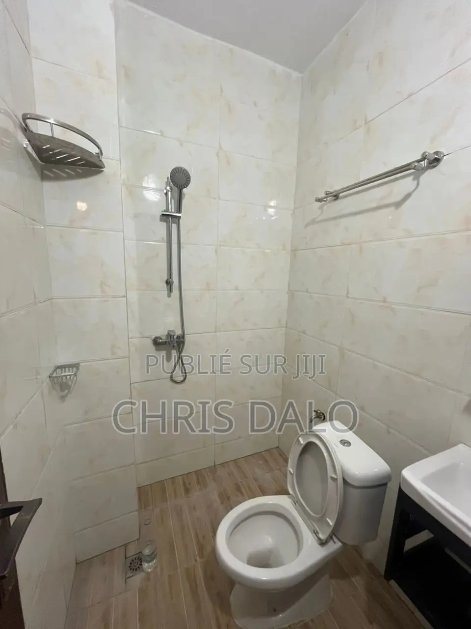 2chbre Appartement dans Dalo Davy, Cocody à Louer