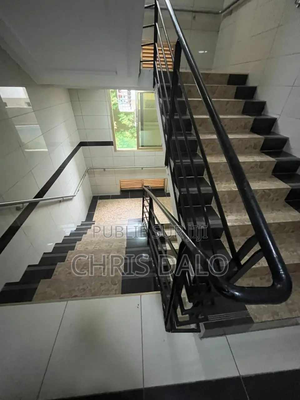 2chbre Appartement dans Dalo Davy, Cocody à Louer