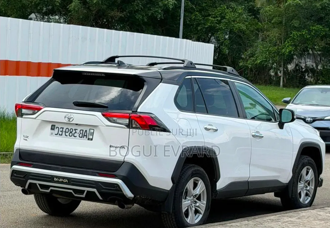 Toyota RAV4 2023 Blanc