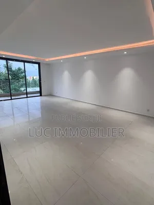 2chbre Appartement dans Luc Immobilier, Cocody à Louer