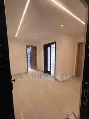 2chbre Appartement dans Luc Immobilier, Cocody à Louer