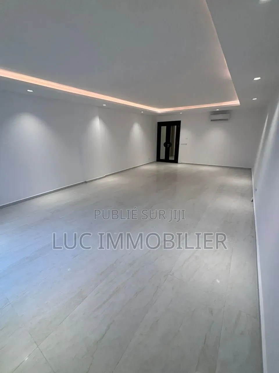 2chbre Appartement dans Luc Immobilier, Cocody à Louer