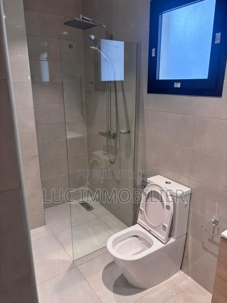 2chbre Appartement dans Luc Immobilier, Cocody à Louer