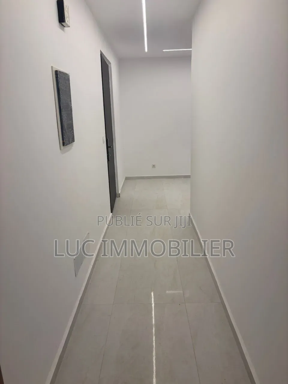 2chbre Appartement dans Luc Immobilier, Cocody à Louer