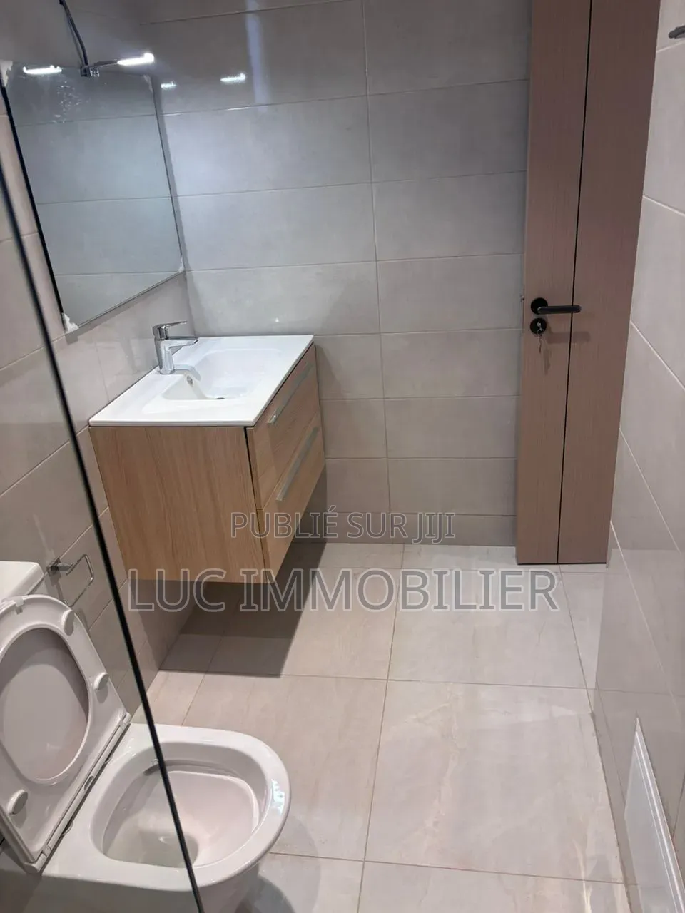 2chbre Appartement dans Luc Immobilier, Cocody à Louer