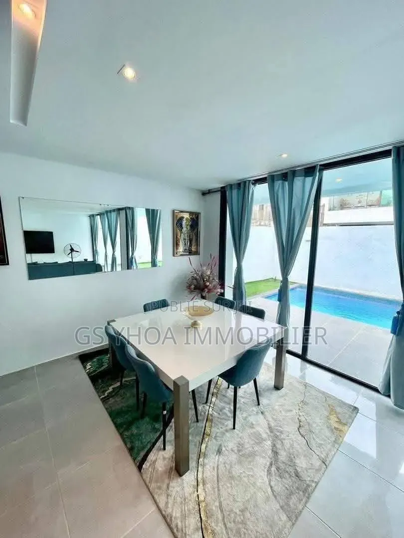 Meublé 3chbre Duplex dans Cocody à Vendre
