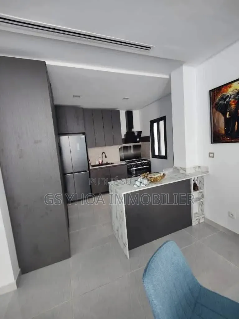 Meublé 3chbre Duplex dans Cocody à Vendre