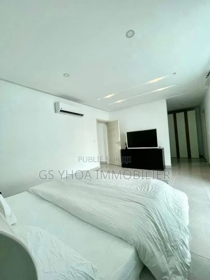 Meublé 3chbre Duplex dans Cocody à Vendre