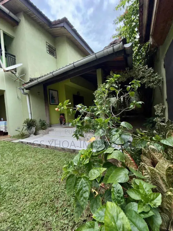 Meublé 4chbre Duplex dans Cocody à Vendre