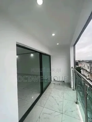 2chbre Appartement dans Terre De Grâce, Cocody à Vendre