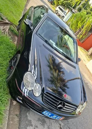 Mercedes-Benz CLK 2000 Noir