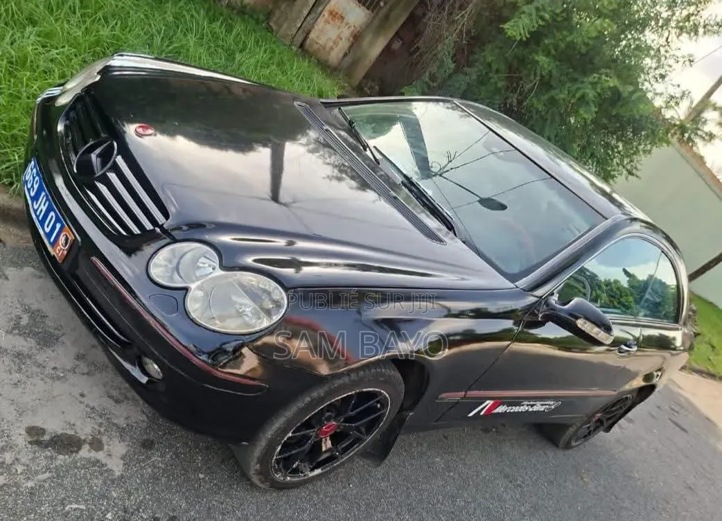 Mercedes-Benz CLK 2000 Noir