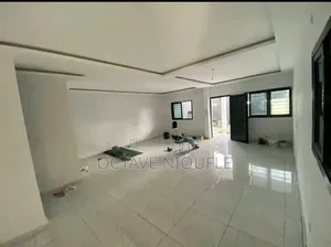 4chbre Villa dans , Cocody à Vendre