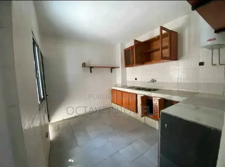 4chbre Villa dans , Cocody à Vendre