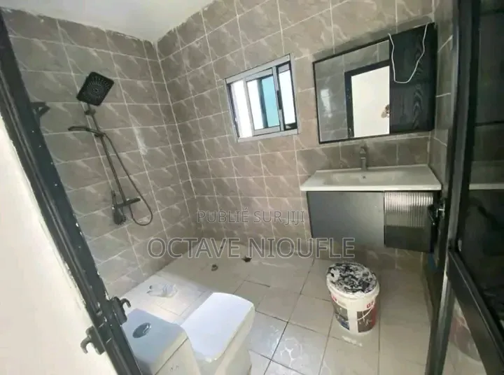 4chbre Villa dans , Cocody à Vendre