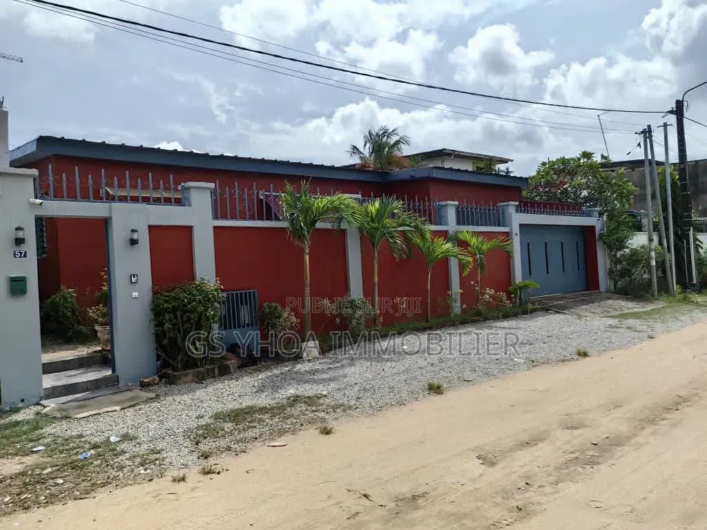 4chbre Villa dans Cocody à Vendre