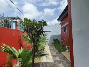 4chbre Villa dans Cocody à Vendre