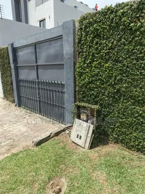 4chbre Villa dans Le Plateau à Vendre