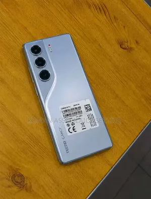 Nouveau Tecno Camon 40 256 GB Doré