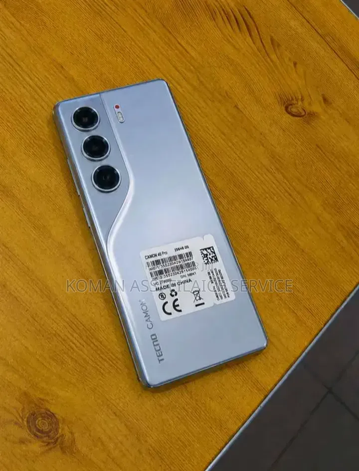 Nouveau Tecno Camon 40 256 GB Doré