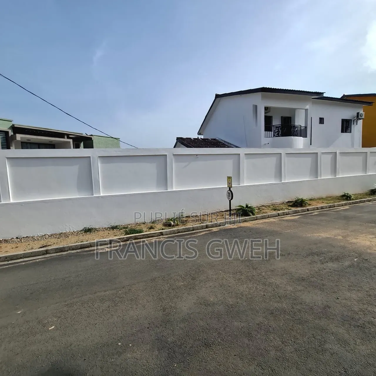 4chbre Duplex dans Francis Gweh, Cocody à Louer