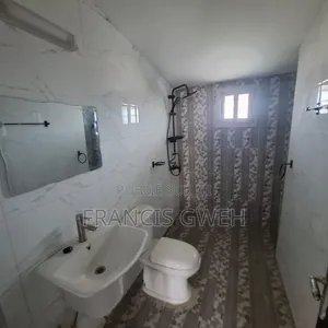4chbre Duplex dans Francis Gweh, Cocody à Louer