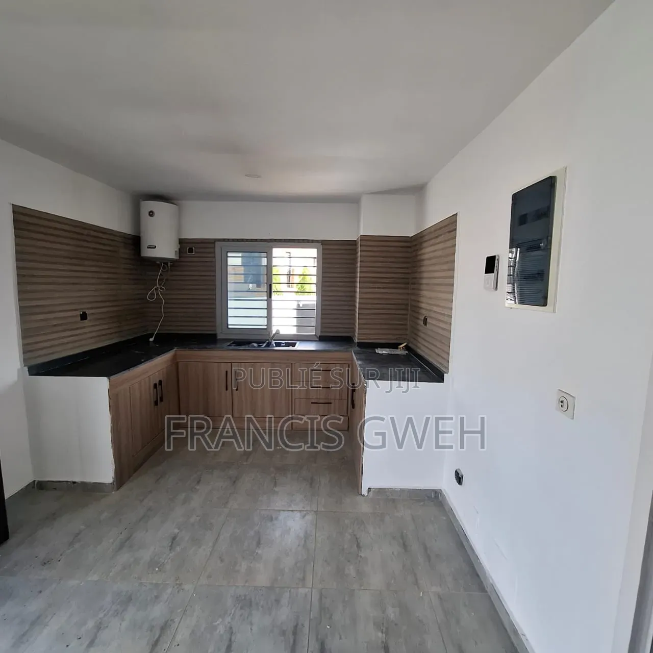 4chbre Duplex dans Francis Gweh, Cocody à Louer
