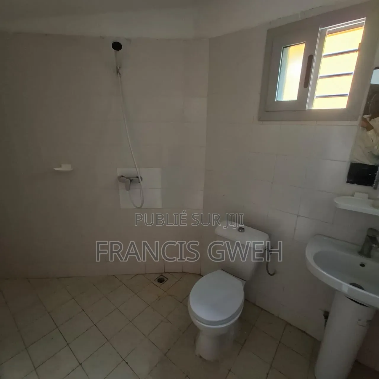 4chbre Duplex dans Francis Gweh, Cocody à Louer