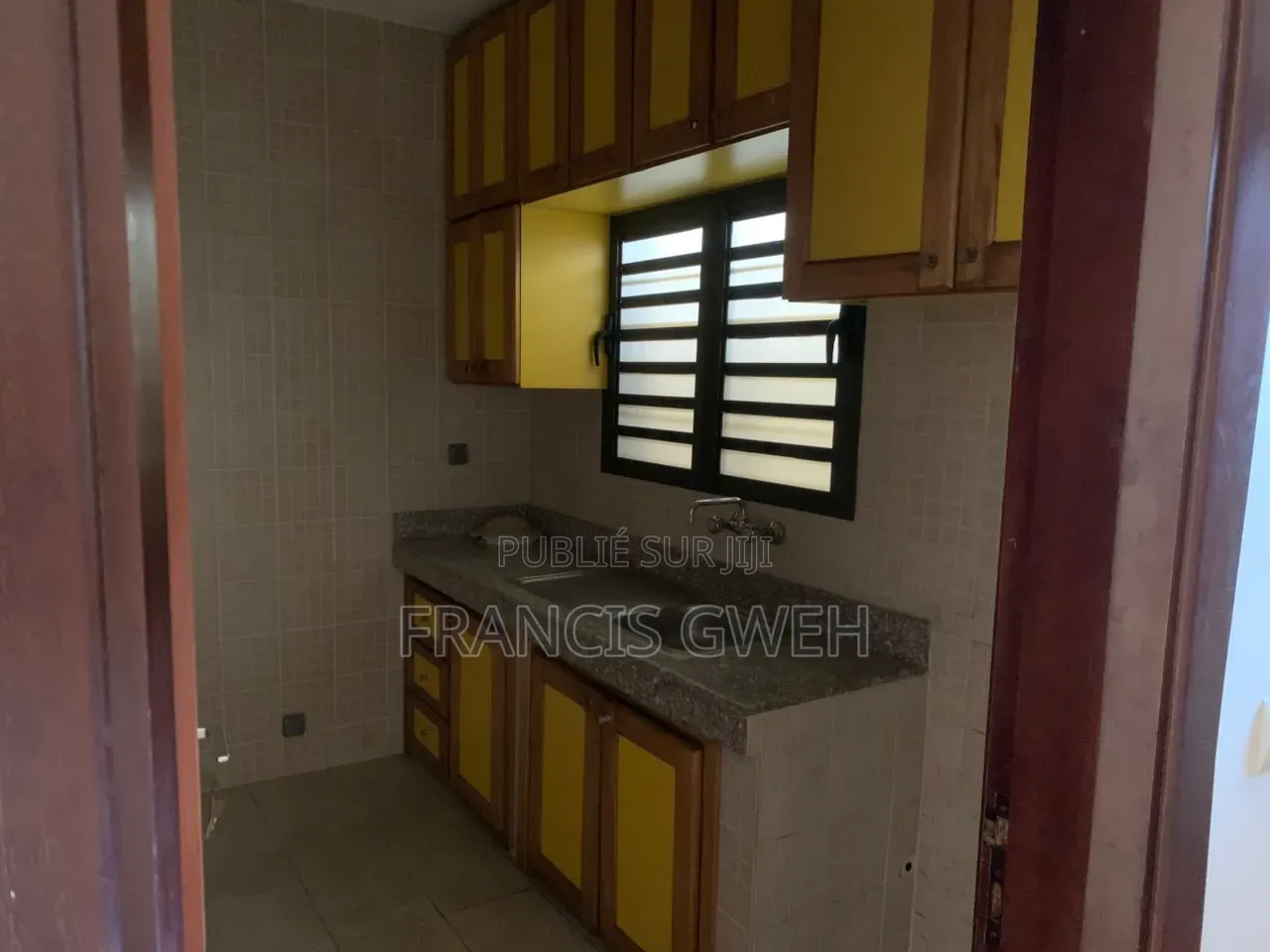 2chbre Appartement dans Francis Gweh, Cocody à Louer