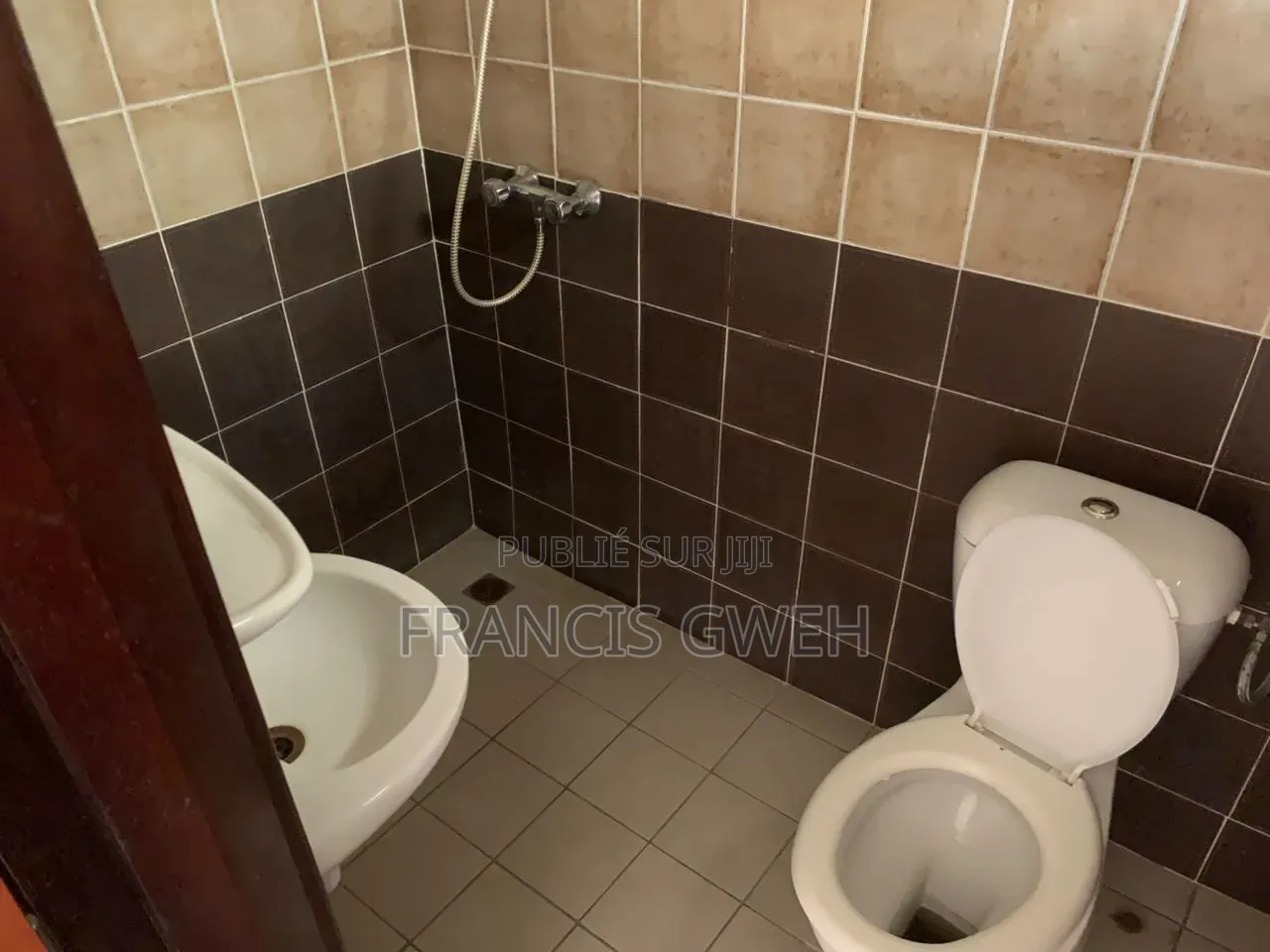 2chbre Appartement dans Francis Gweh, Cocody à Louer