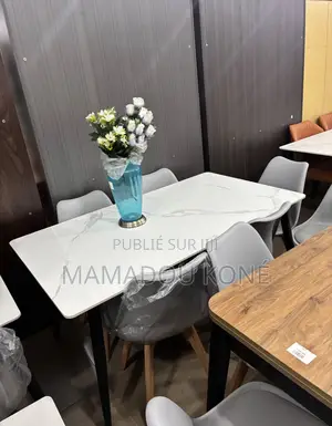 Table À Manger Importé