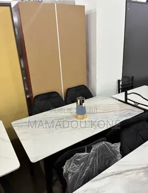 Table À Manger Importé