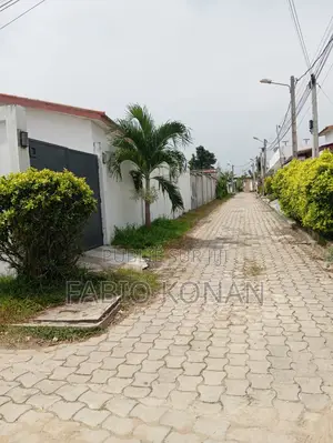 3chbre Villa dans Sika Immobilier, Cocody à Louer