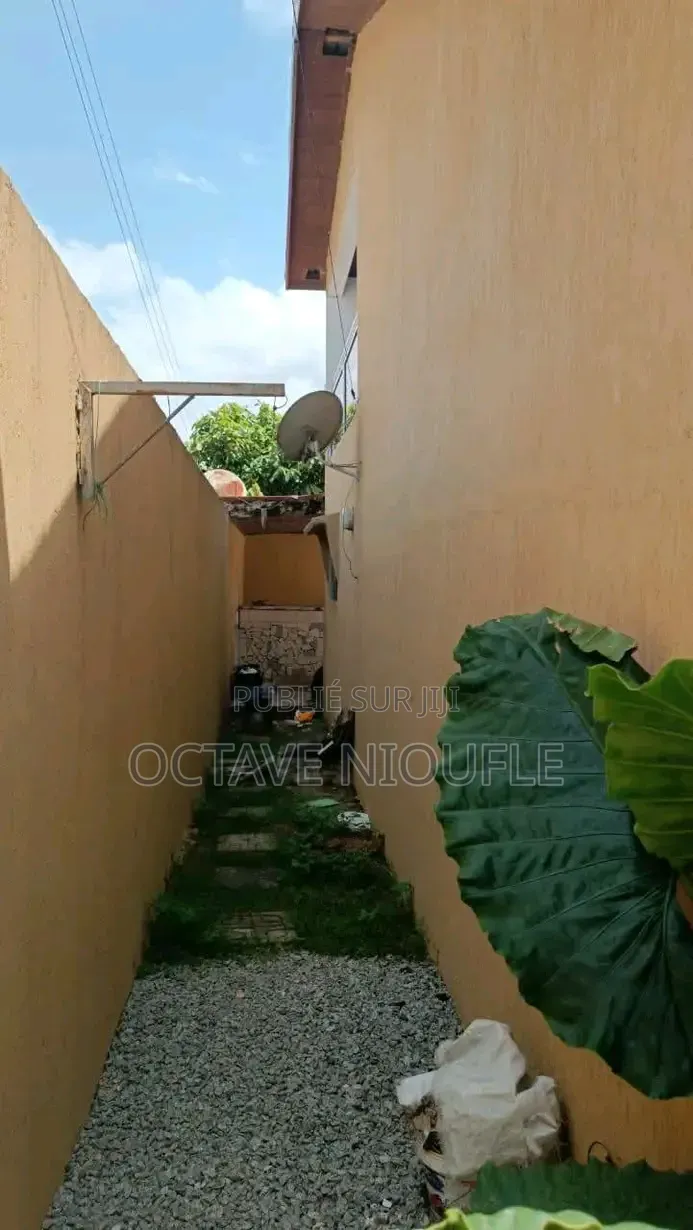 5chbre Duplex dans , Cocody à Louer