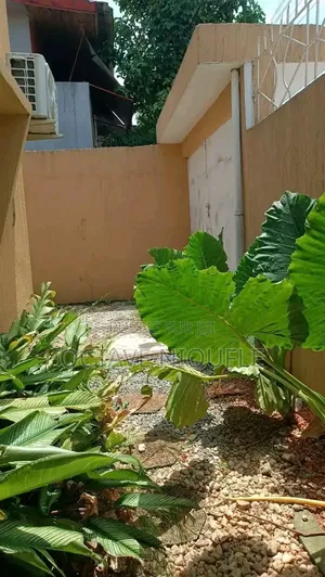 5chbre Duplex dans , Cocody à Louer