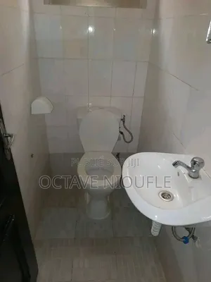 5chbre Duplex dans , Cocody à Louer
