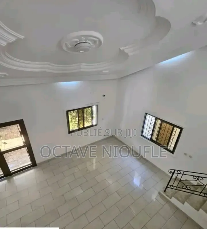 5chbre Duplex dans , Cocody à Louer