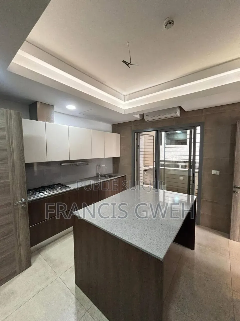 2chbre Appartement dans Francis Gweh, Cocody à Louer