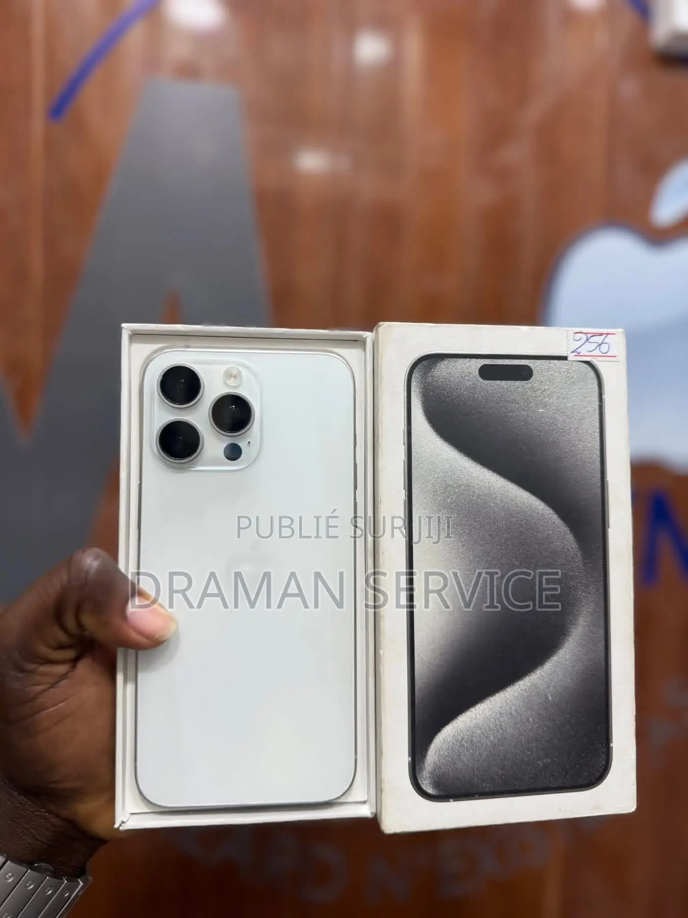 Nouveau Apple iPhone 15 Pro 256 GB Autre