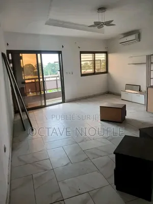 1chbre Appartement dans , Cocody à Louer