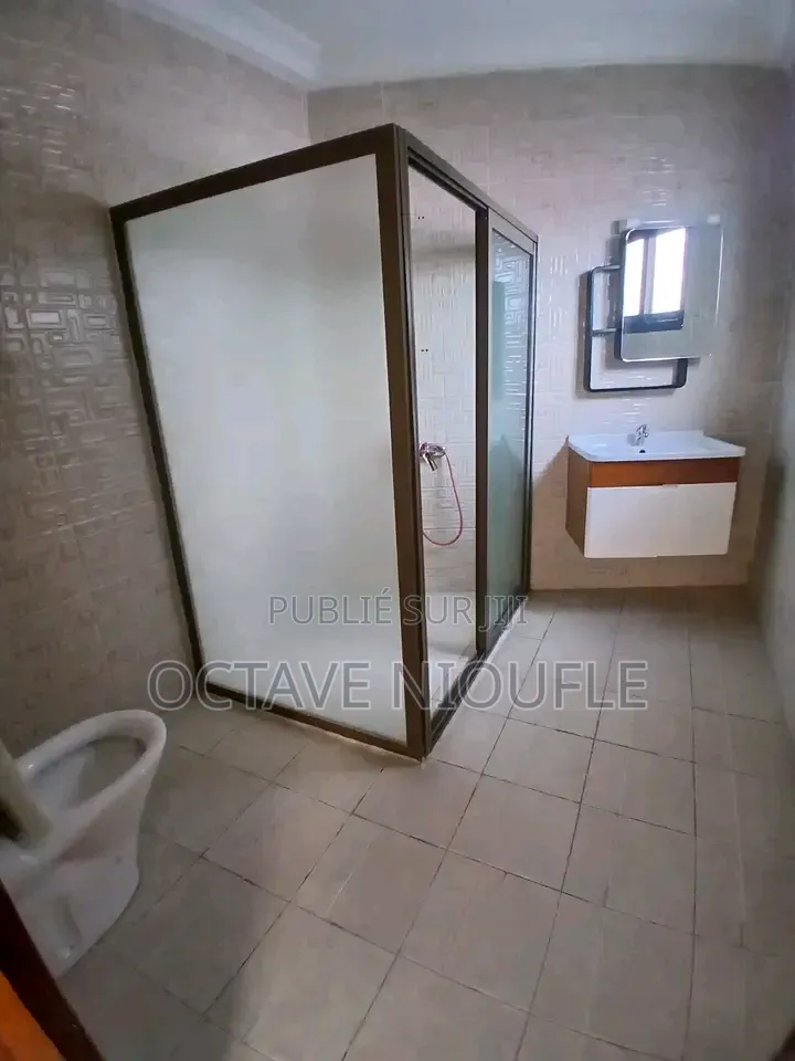 1chbre Appartement dans , Cocody à Louer