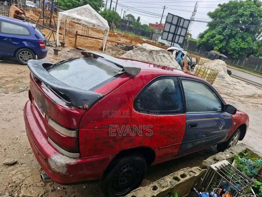 Toyota Corolla 2011 Rouge