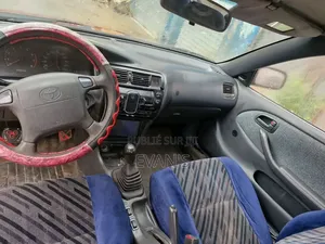 Toyota Corolla 2011 Rouge