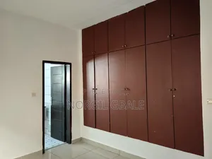 5chbre Villa dans Avec Norco, Cocody à Vendre